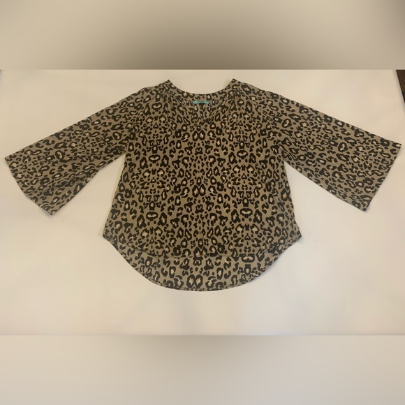Karlie leopard print blouse, women’s size large (bin G) - Picture 4 of 5